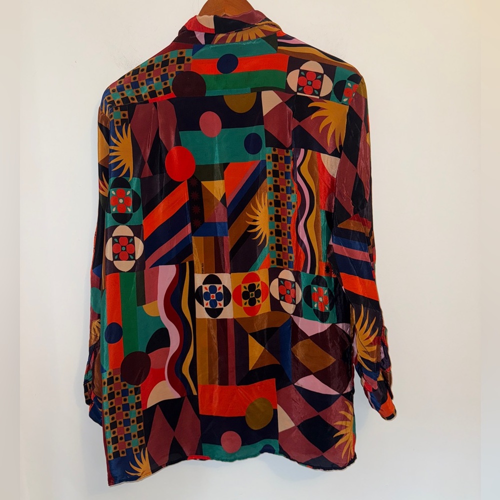 🌈 Farm Rio Multicolor Abstract Print Button-Down Blouse – Size L - Picture 8 of 16